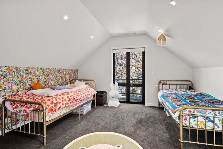 Photo of property in 12 Crow's Nest Road, Arthurs Point, Queenstown, 9371