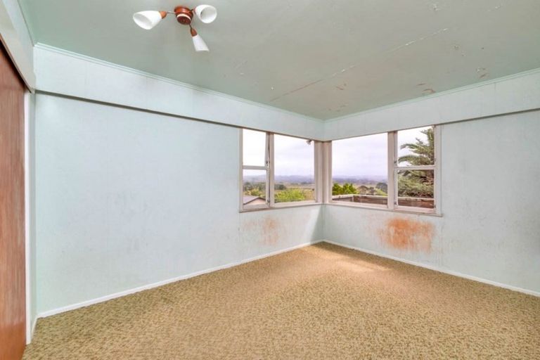 Photo of property in 24 Hand Road, Helensville, 0800