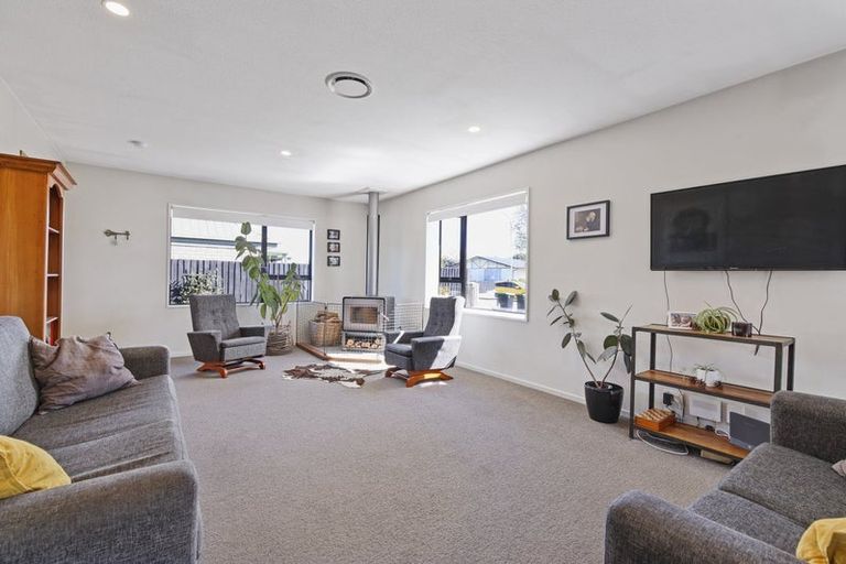 Photo of property in 5 Somerset Place, Woodend, 7610