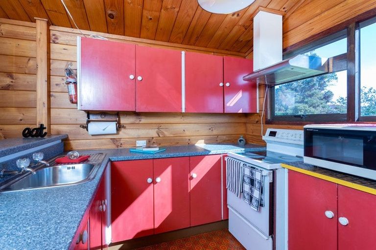 Photo of property in 13 Rautawhiri Road, Helensville, 0800