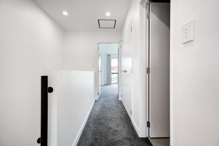 Photo of property in 19 Taipahitini Road, Rosehill, 2113