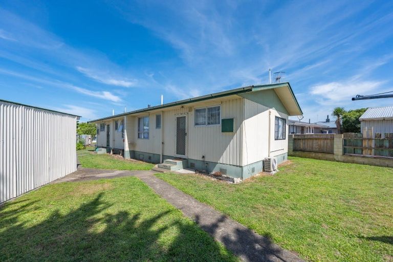 Photo of property in 27 Liverpool Crescent, Flaxmere, Hastings, 4120