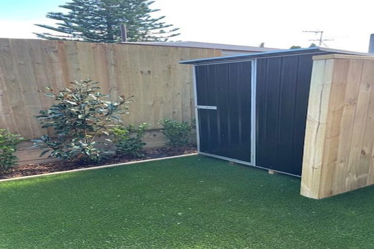 Photo of property in 6/10 Yeovil Road, Te Atatu Peninsula, Auckland, 0610