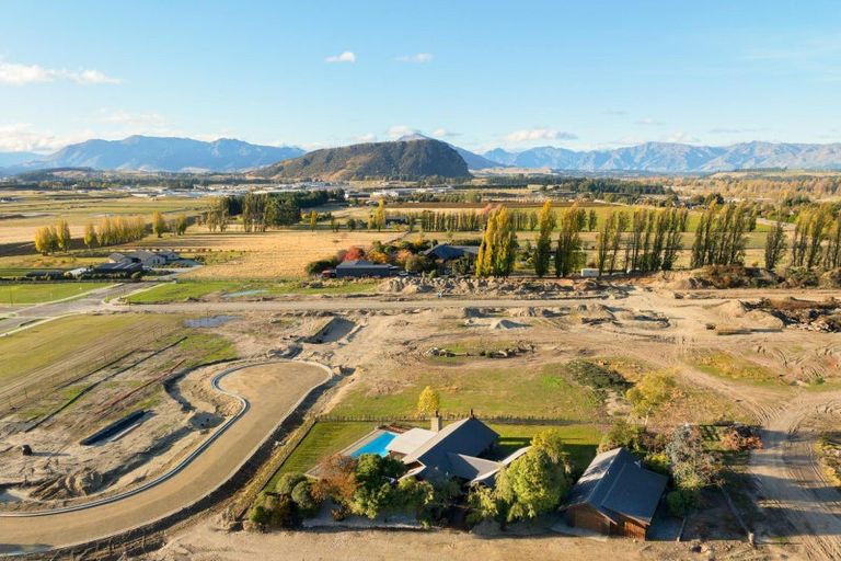 Photo of property in 32 Sarahs Hill, Hahei, Whitianga, 3591