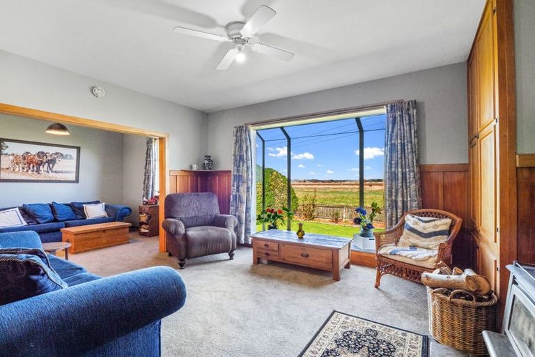 Photo of property in 2890 Christchurch Akaroa Road, Prices Valley, Little River, 7591