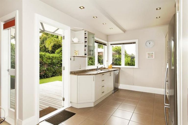 Photo of property in 10 Garden Terrace, Devonport, Auckland, 0624