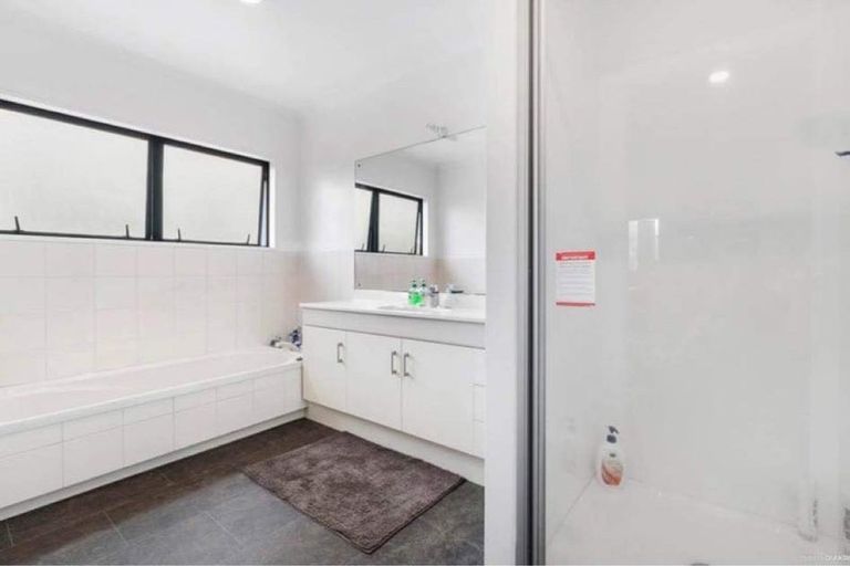 Photo of property in 20 Chiania Place, Somerville, Auckland, 2014
