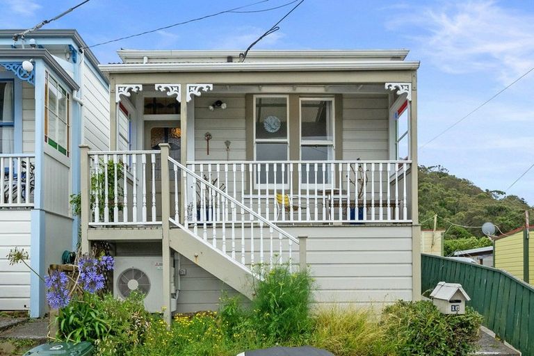 Photo of property in 16 Boyd Terrace, Newtown, Wellington, 6021