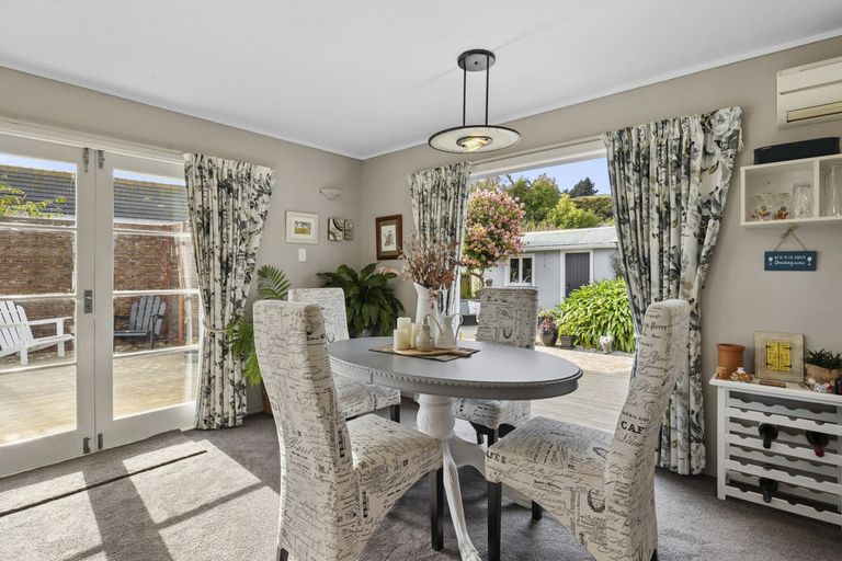 Photo of property in 23 Greenacres Street, Macandrew Bay, Dunedin, 9014