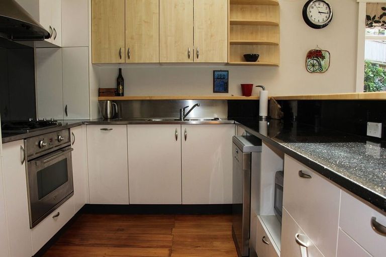 Photo of property in 90a Awa Road, Seatoun, Wellington, 6022