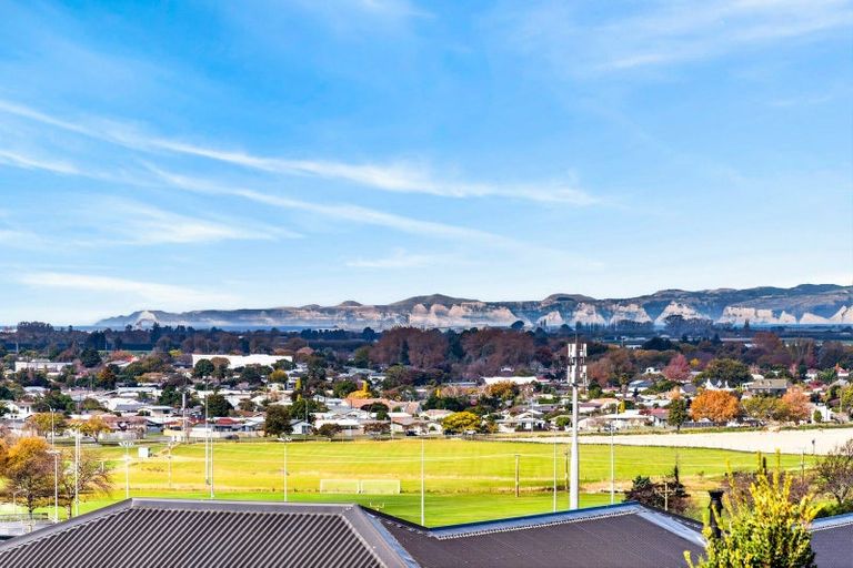 Photo of property in 95 Oak Road, Poraiti, Napier, 4112