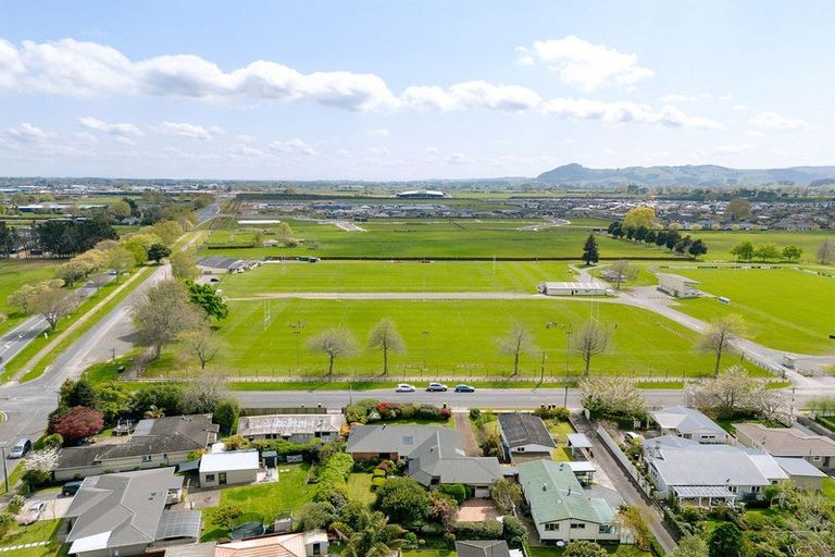 Photo of property in 51 Taylor Street, Cambridge, 3434