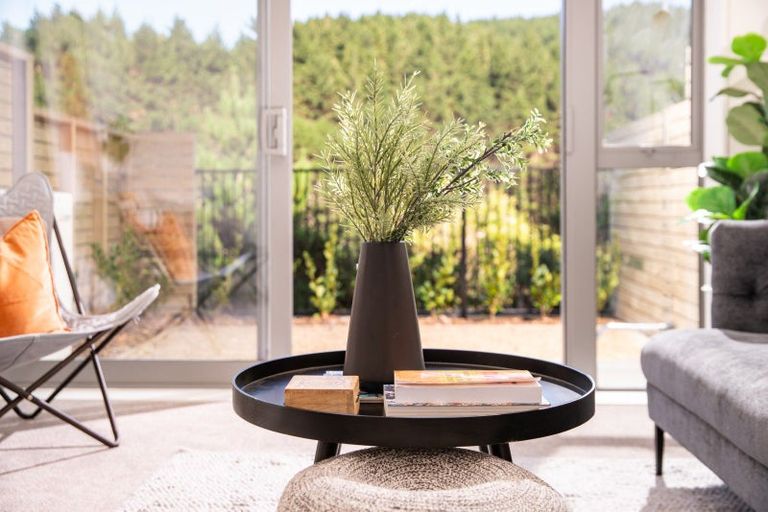 Photo of property in 84 Ara Paiwhenua, Tawa, Wellington, 5028