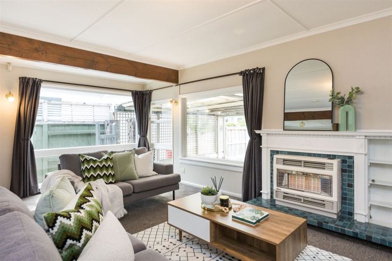 Photo of property in 28 Sheffield Street, Awapuni, Palmerston North, 4412