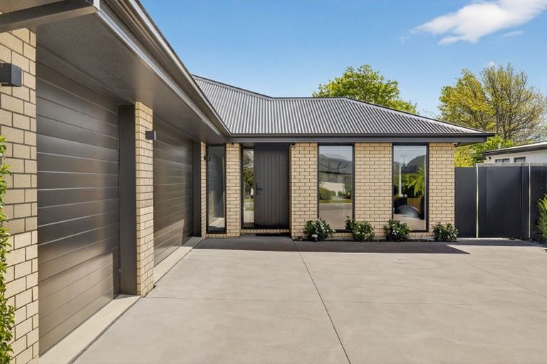 Photo of property in 11 Whitburn Avenue, Halswell, Christchurch, 8025