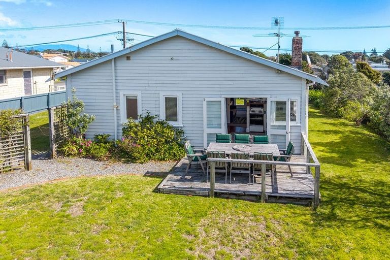 Photo of property in 13 Waimea Road, Waikanae Beach, Waikanae, 5036