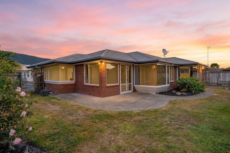 Photo of property in 10 Masefield Street, Stoke, Nelson, 7011