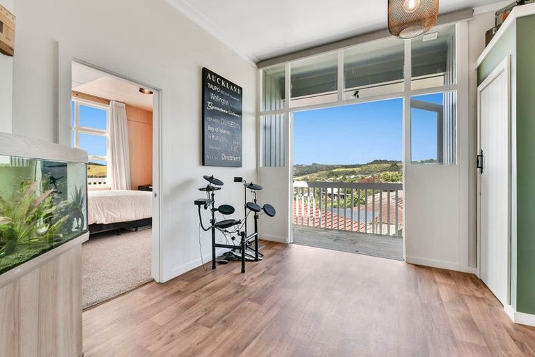 Photo of property in 4 Forlong Rise, Helensville, 0800