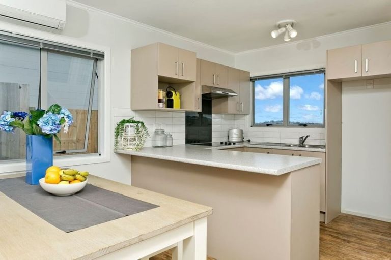 Photo of property in 658 East Coast Road, Pinehill, Auckland, 0630