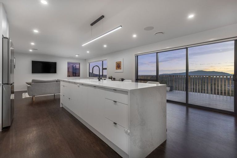 Photo of property in 94 Kotare Street, Waikanae, 5036