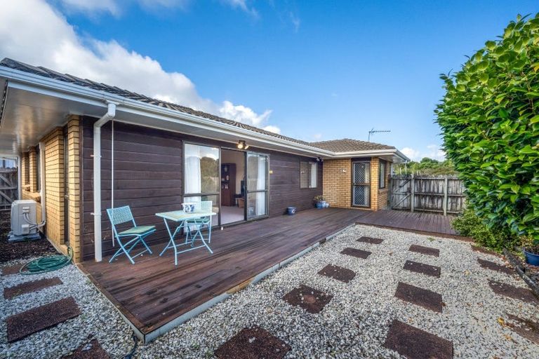 Photo of property in 1/73 Aviemore Drive, Highland Park, Auckland, 2010
