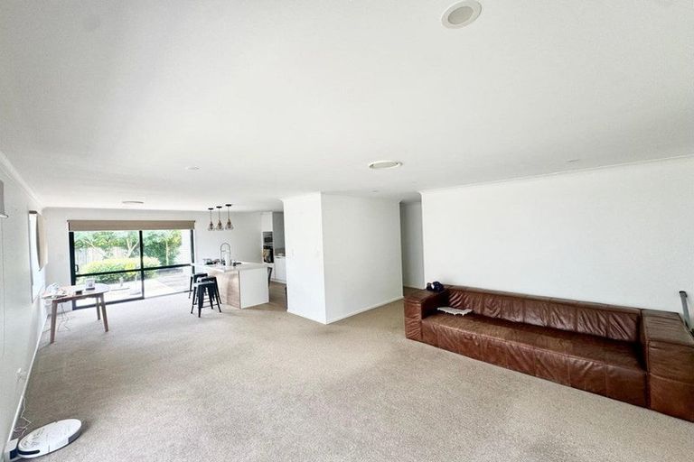 Photo of property in 65 Nobilo Road, Kumeu, 0810