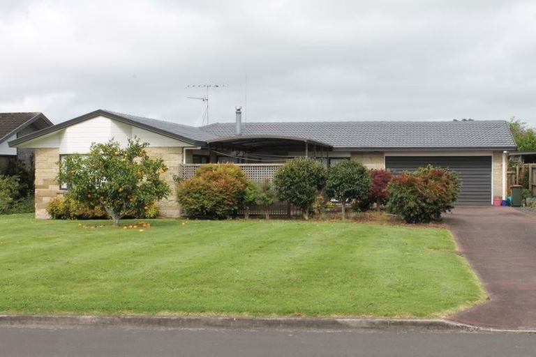 Photo of property in 4 Coolen Place, Tuakau, 2121
