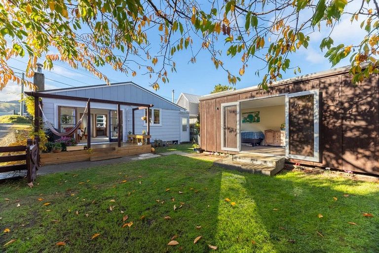 Photo of property in 10 Dell Road, Raumati South, Paraparaumu, 5032