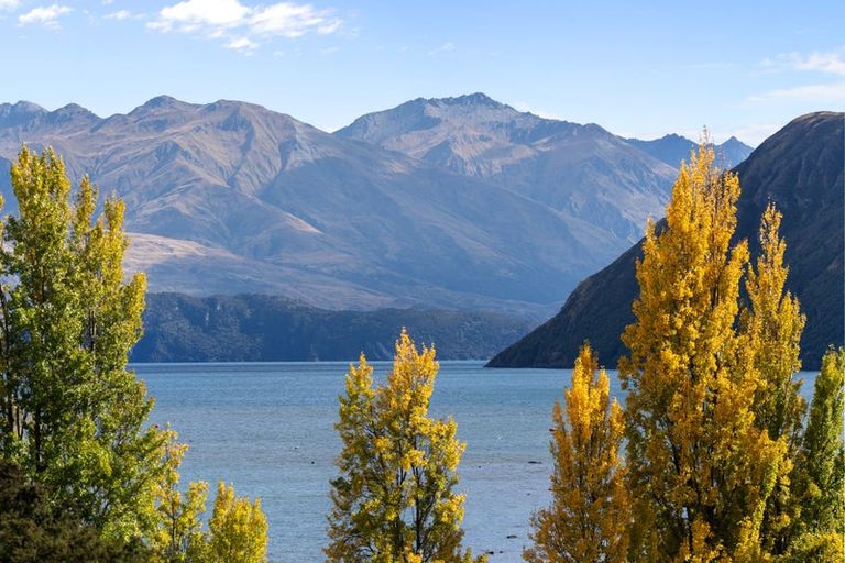 Photo of property in 333 Beacon Point Road, Wanaka, 9305