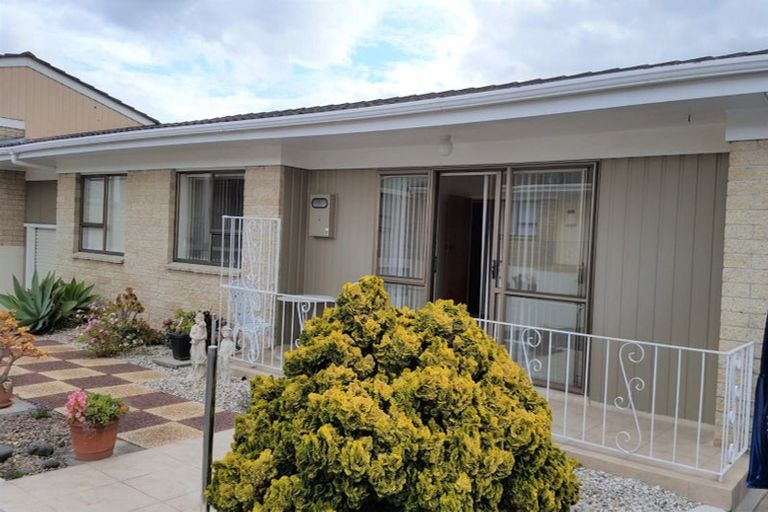 Photo of property in 27 Kamo Road, Regent, Whangarei, 0112