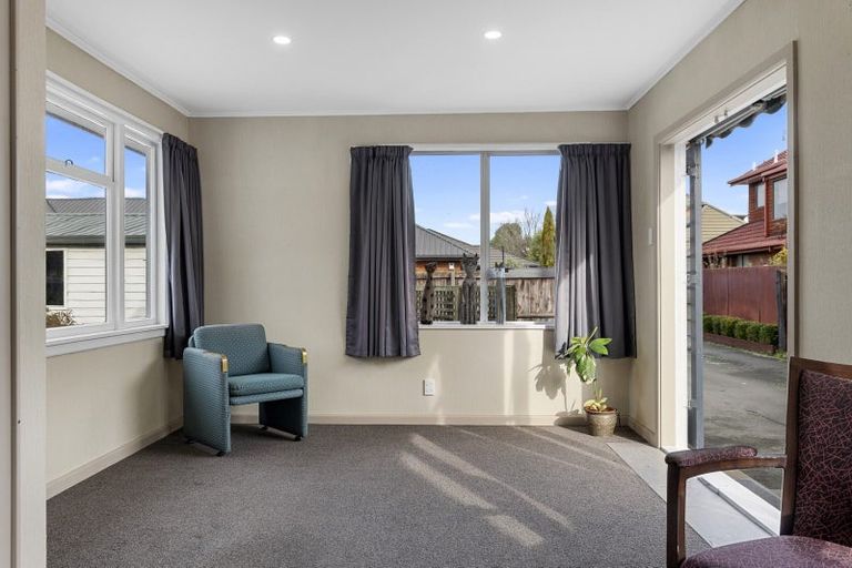 Photo of property in 17 Worthy Street, Ilam, Christchurch, 8041