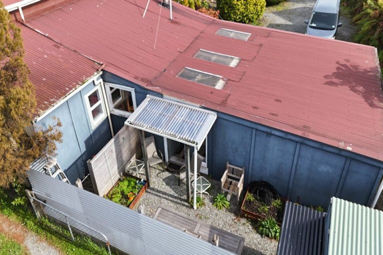 Photo of property in 47 Wakefield Street, Westport, 7825