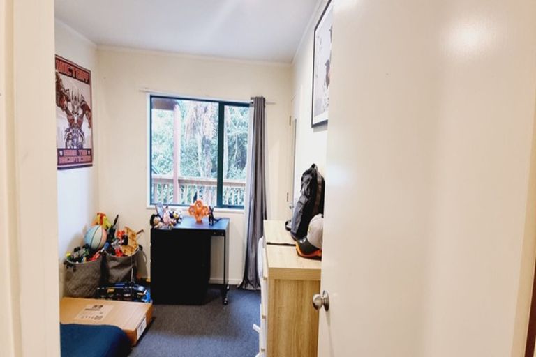 Photo of property in 41a Cyclarama Crescent, Massey, Auckland, 0614