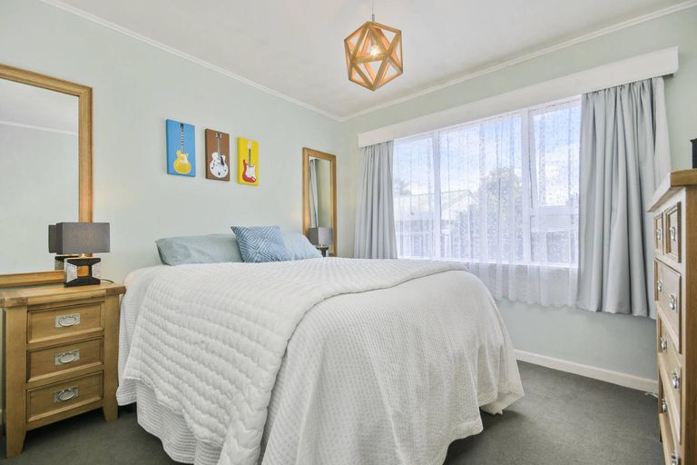 Photo of property in 20 Peachgrove Road, Te Atatu Peninsula, Auckland, 0610