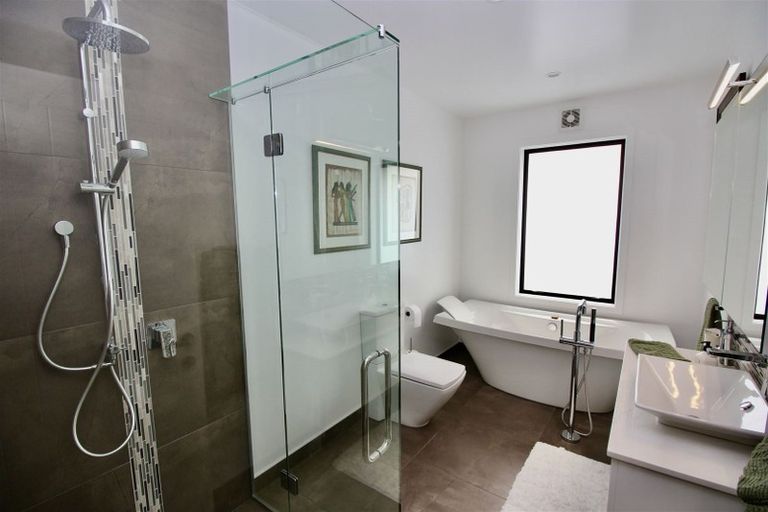 Photo of property in 15 Leeward Drive, Whitianga, 3510