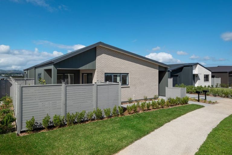 Photo of property in 25 Viridian Avenue, Rosehill, Papakura, 2113