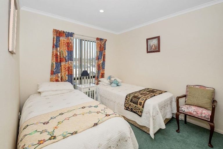 Photo of property in 9 Hercules Drive, Henderson, Auckland, 0612