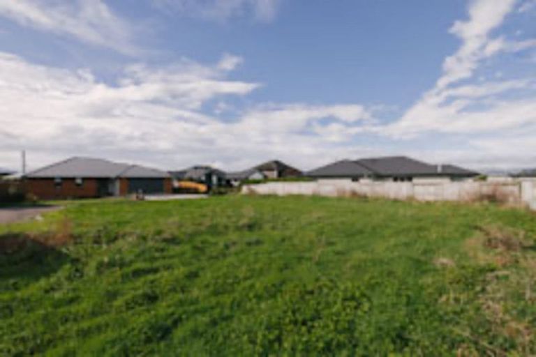 Photo of property in 18 Pegasus Place, Kelvin Grove, Palmerston North, 4414