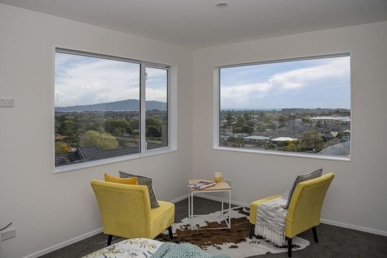 Photo of property in 103 Kakariki Grove, Waikanae, 5036