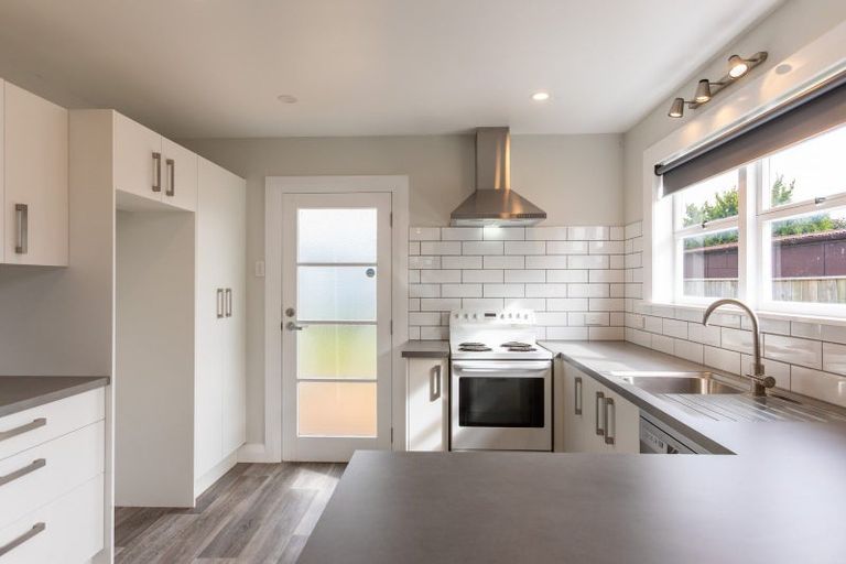 Photo of property in 37 Ross Street, Woodville, 4920