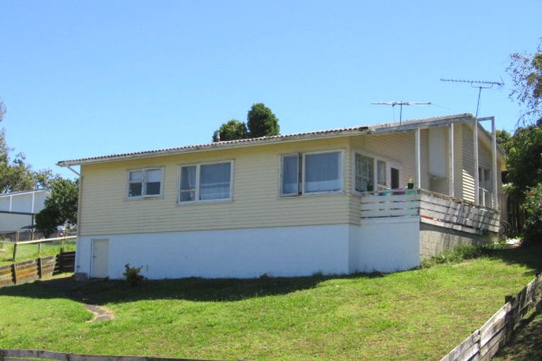Photo of property in 26 Lysander Crescent, Beach Haven, Auckland, 0626
