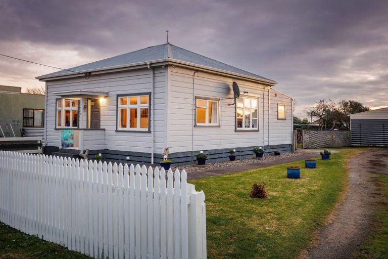 Photo of property in 4 Hillary Street, Foxton, 4814