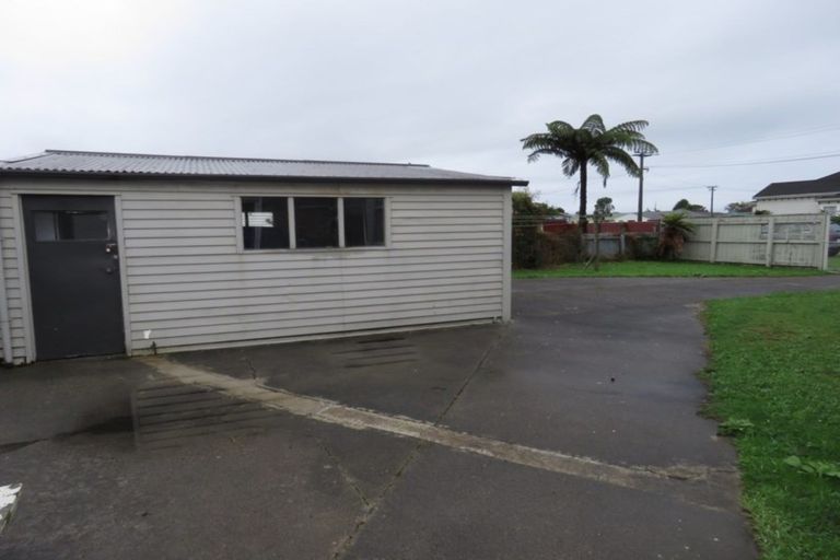 Photo of property in 24 Fonblanque Street, Westport, 7825