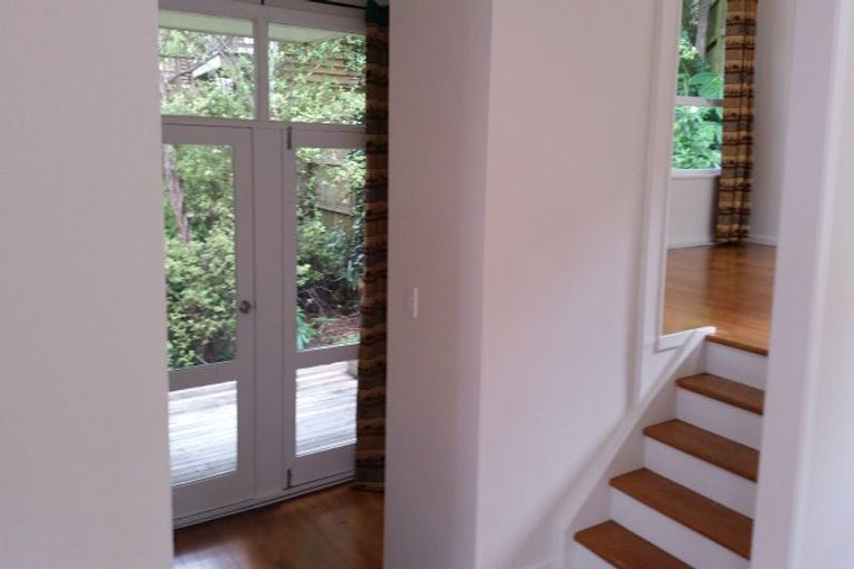 Photo of property in 590 East Coast Road, Pinehill, Auckland, 0630