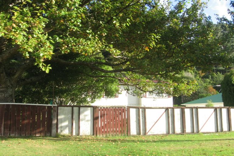 Photo of property in 102 Hine Road, Wainuiomata, Lower Hutt, 5014