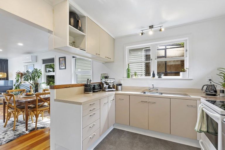 Photo of property in 63 Salford Street, Newlands, Wellington, 6037