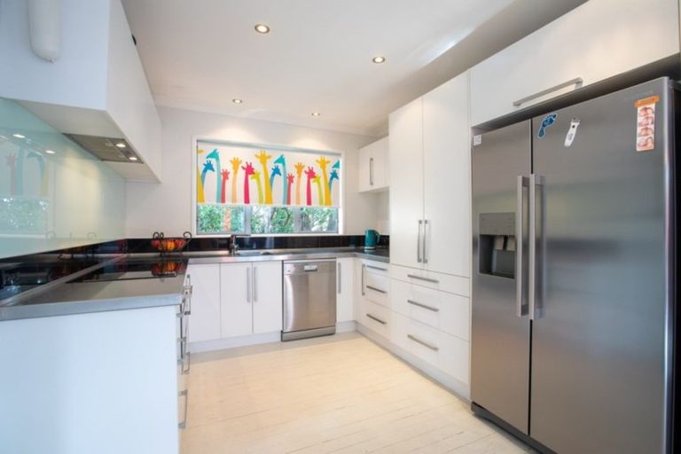 Photo of property in 9 Mahana Road, Paraparaumu Beach, Paraparaumu, 5032