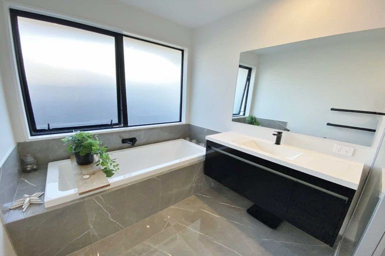 Photo of property in 28 Pistacia Place, Hornby, Christchurch, 8025