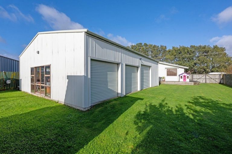 Photo of property in 17 Lee Road, Hannahs Bay, Rotorua, 3010
