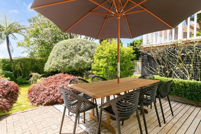 Photo of property in 22 Woodmancote Road, Khandallah, Wellington, 6035